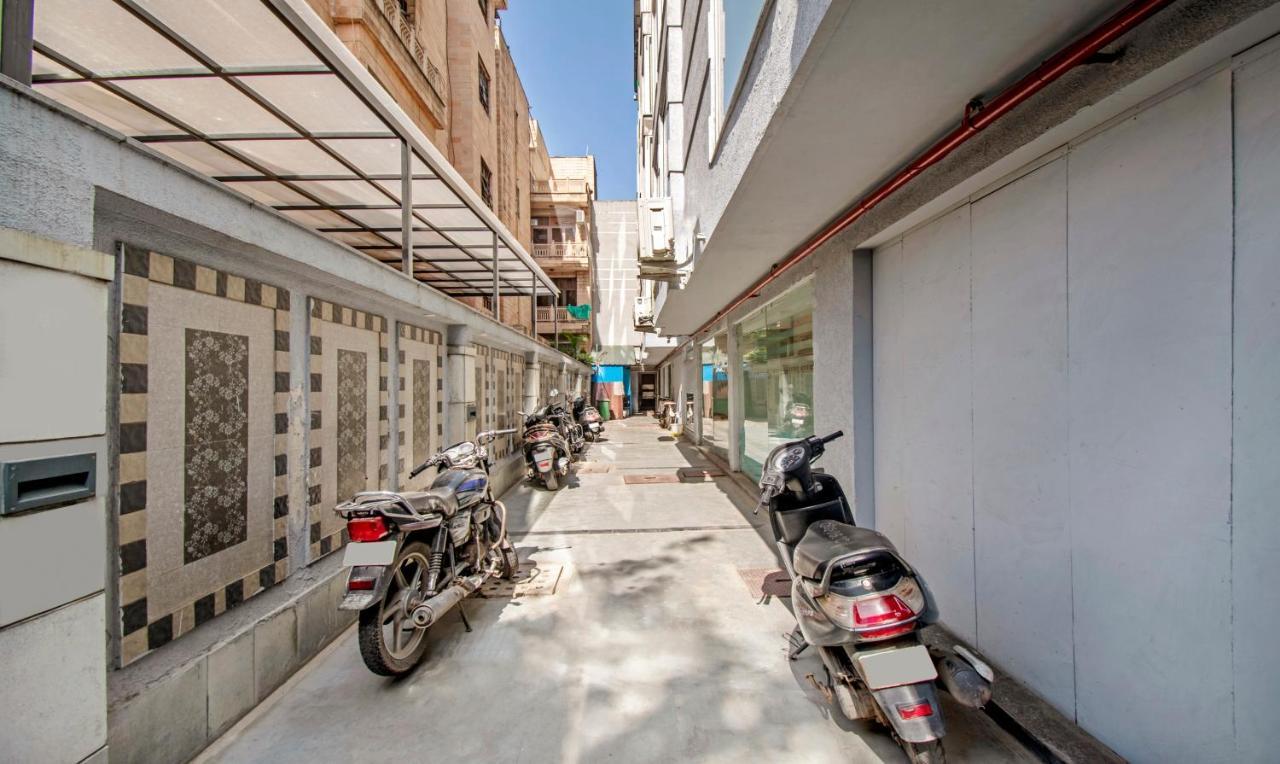 Treebo Premium Rose Mallow New Delhi Exterior photo