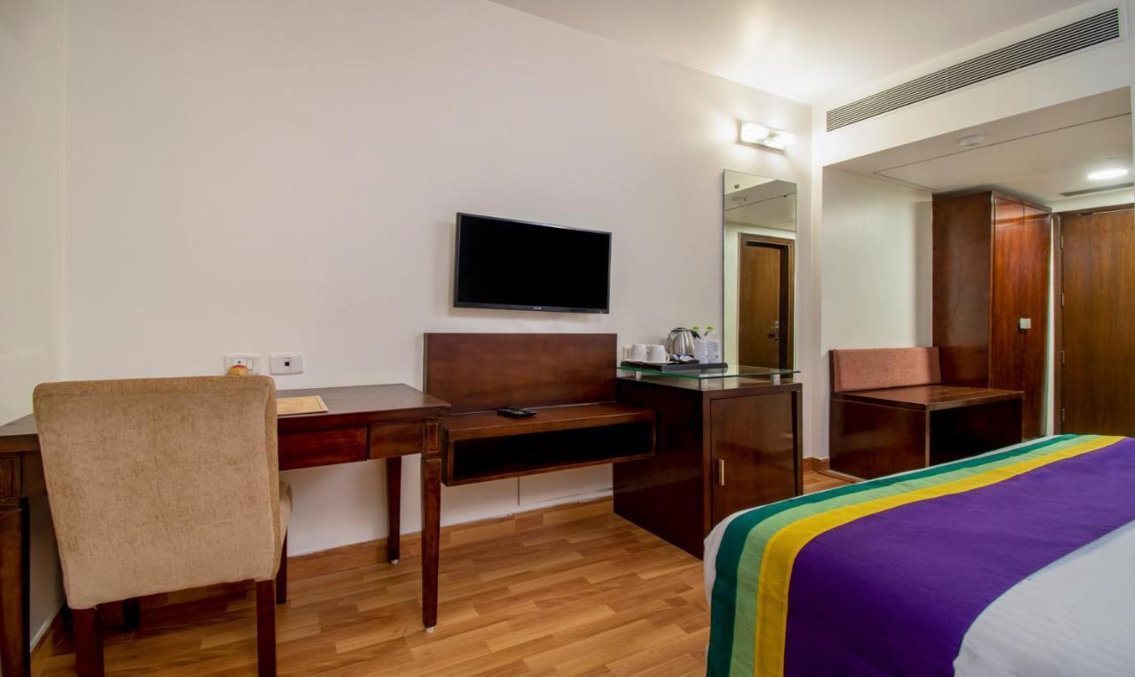 Treebo Premium Rose Mallow New Delhi Exterior photo